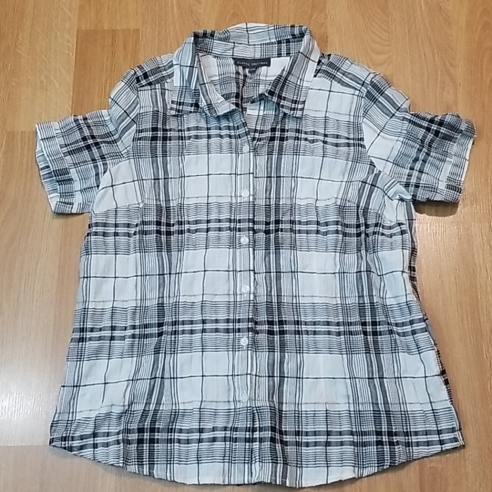 Classic Editions womans short sleeve plaid button up shirt XL